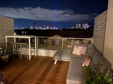 Fab Penthouse Near Bondi / Bronte, Shops & Bars - Kawana Tourism 4
