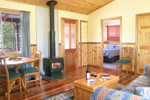 Fergies Hill Spa Cottage @ Granite Ridge Wines - Kawana Tourism 3