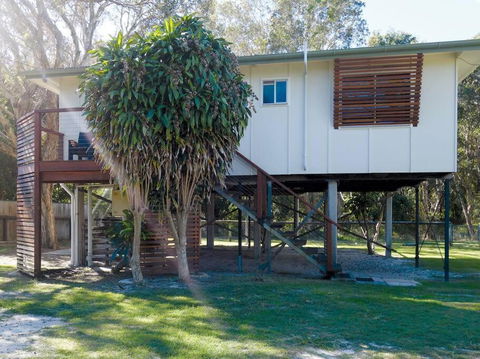 FLINDERS BEACHHOUSE - Kawana Tourism 0