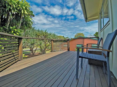 FLINDERS BEACHHOUSE - Kawana Tourism 1