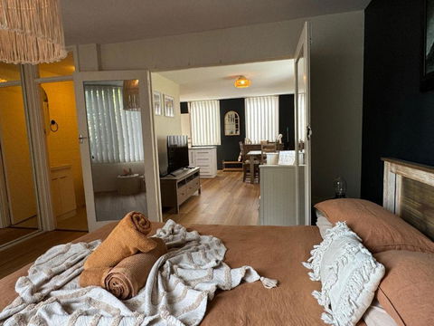 FORR64 - Cosy East Perth Retreat - Kawana Tourism 3