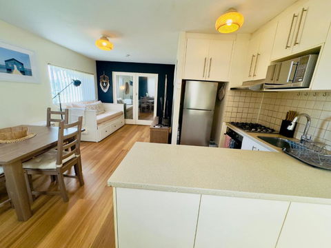FORR64 - Cosy East Perth Retreat - Kawana Tourism 4