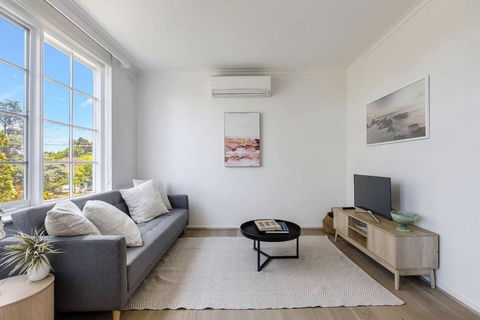 Golden Alma - A Radiant Escape Between City & Sand - Kawana Tourism 1