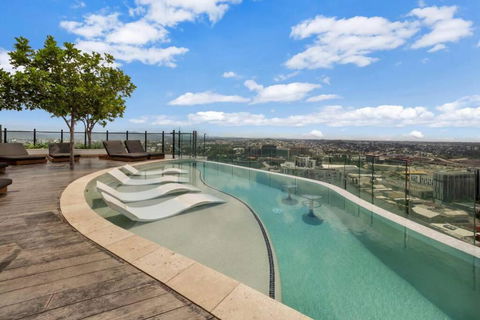 FV Peppers 2BR 2BA W Parking, Shared Spa, Gym, Pool - Kawana Tourism 0