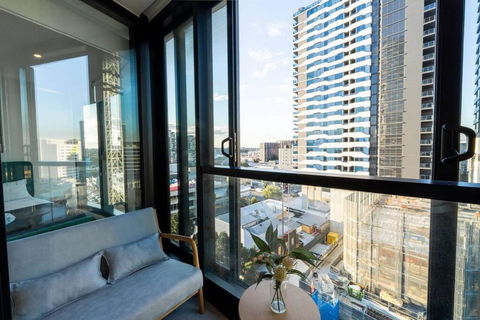 FV Peppers 2BR 2BA W Parking, Shared Spa, Gym, Pool - Kawana Tourism 1