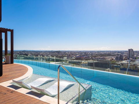 FV By Serain Residences - Kawana Tourism 3