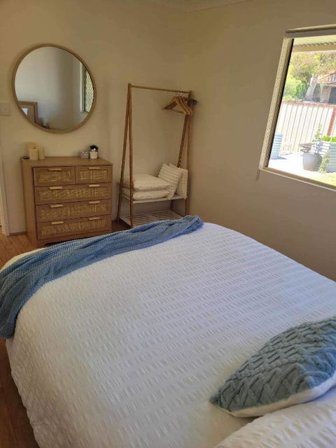 G&R Beach Cottage - Kawana Tourism 0