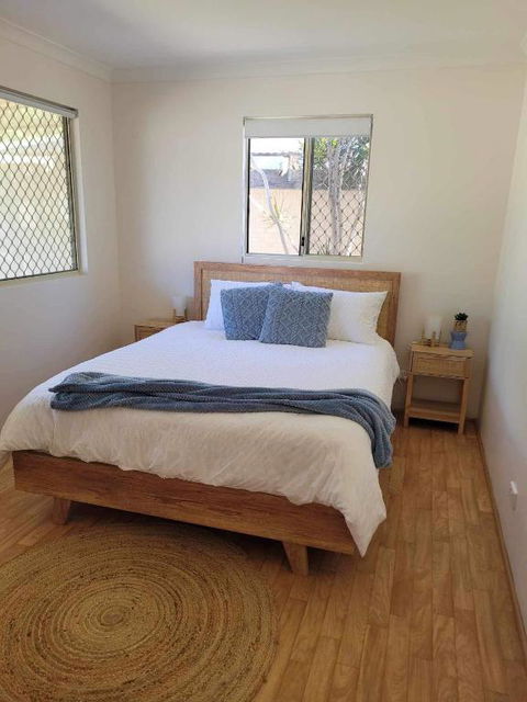 G&R Beach Cottage - Kawana Tourism 1