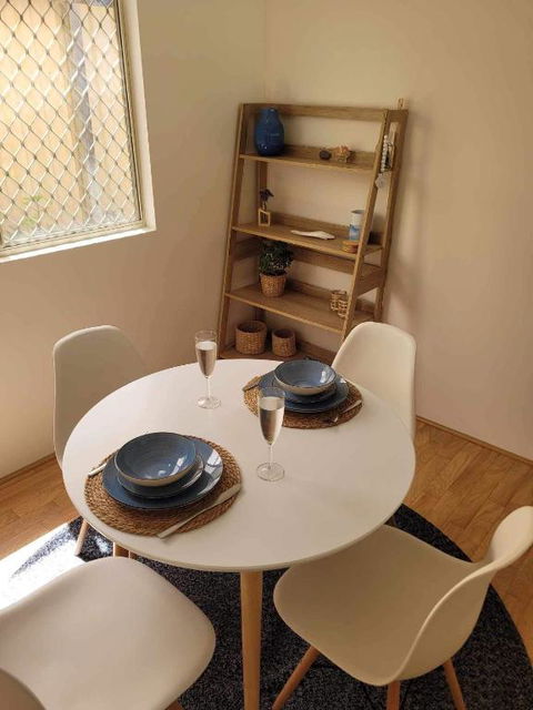 G&R Beach Cottage - Kawana Tourism 3