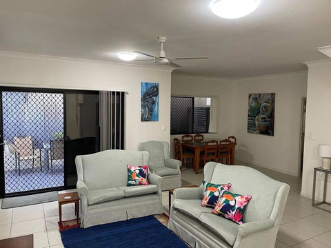 Georgina Townhouse - Kawana Tourism 4