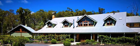 Girraween Country Inn - Kawana Tourism 0