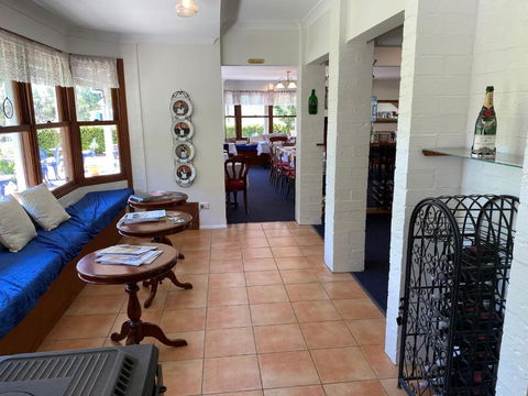 Girraween Country Inn - Kawana Tourism 3