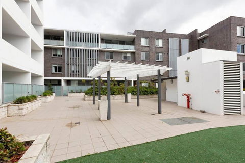 GLAD1 - Monash Rd - Gladesville - Kawana Tourism 1