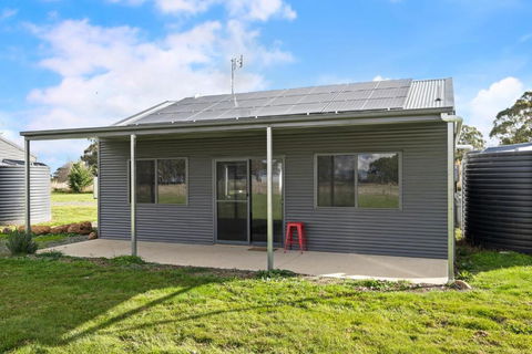 Glenowrie Cottage - 1 King 2 Singles Near Cadia - Kawana Tourism 2