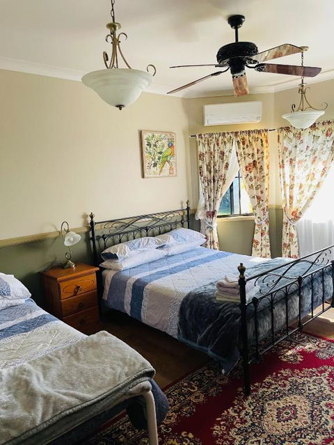 GOLDEN LACE B&B - Kawana Tourism 2