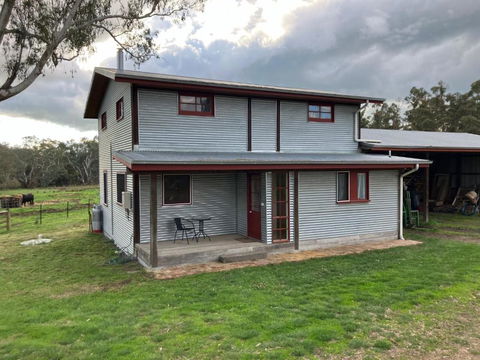 Grannies Lane Cottage - Kawana Tourism 0