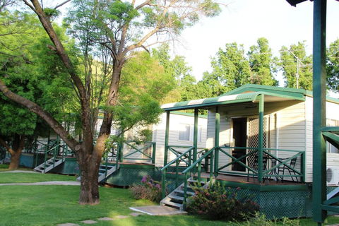 Gundagai Cabins & Tourist Park - Kawana Tourism 0