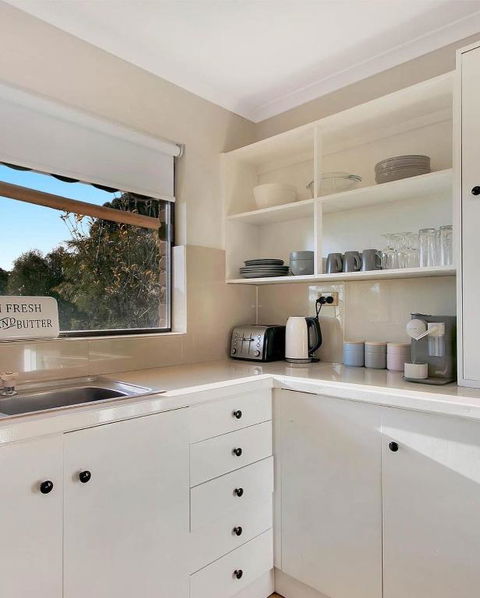 Gundaroo Retreat - Kawana Tourism 1