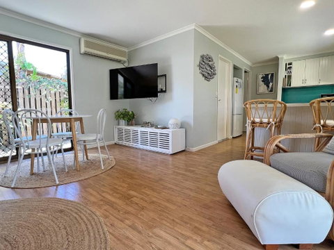 HAPPY DAZE - Kawana Tourism 1