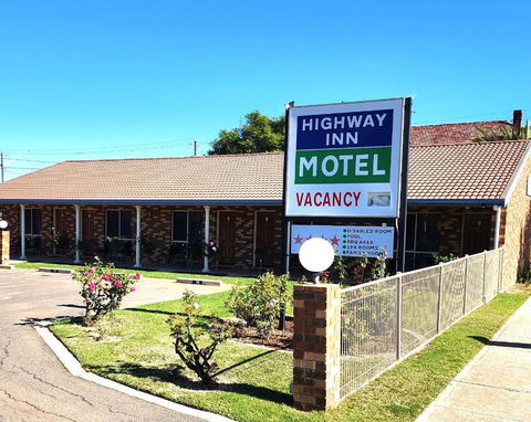 Highway Inn Motel - Kawana Tourism 0