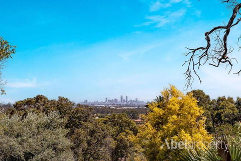 Hillside Retreat- Your Tranquil Home Away - Kawana Tourism 0