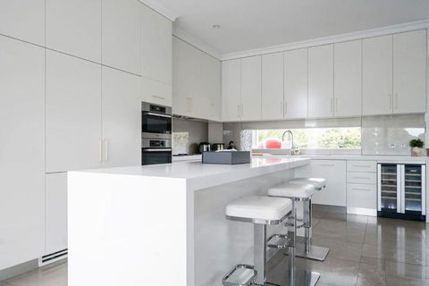 Henley Haven Private BBQ Terrace - Kawana Tourism 3