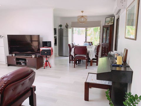 Home Away From Home-(Room1) - Kawana Tourism 0