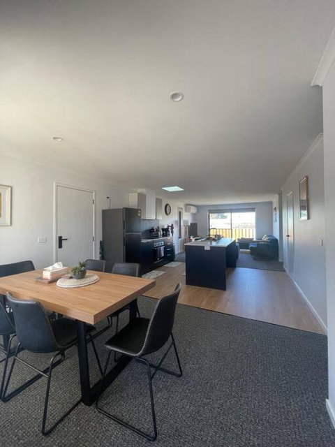 Home In Brighton - Kawana Tourism 0