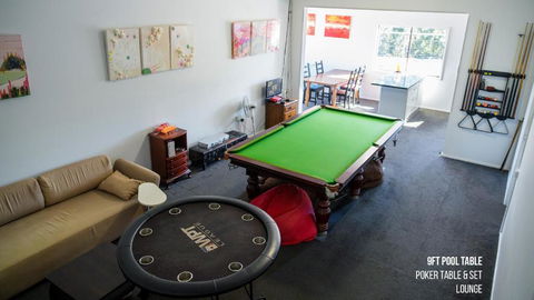 Hot Tub, Ice Bath, Gym, Sauna, Pool Table Coorparoo Haven - Kawana Tourism 1