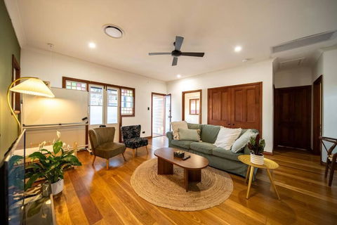 House Of Fairy Wren -Charming Queenslander Cottage Mins Drive To Brisbane CBD And Gabba Stadium! - Kawana Tourism 0