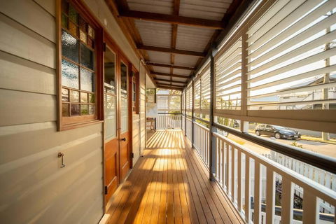 House Of Fairy Wren -Charming Queenslander Cottage Mins Drive To Brisbane CBD And Gabba Stadium! - Kawana Tourism 1