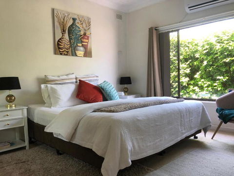Hotel Style Monterey Guest Studio Near Hospitals, Beach And Airport - Kawana Tourism 2