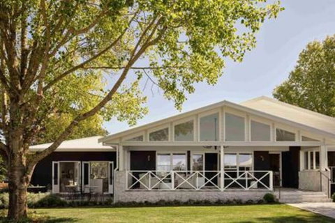 Isca House, Exeter, NSW - Kawana Tourism 1