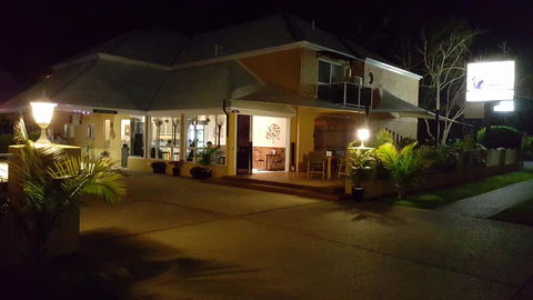 Admiral Nelson Motor Inn - Kawana Tourism 0