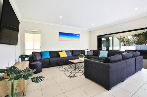 Adriatic Jervis Bay - 2 Min Walk To Beach - Family Friendly - Kawana Tourism 1