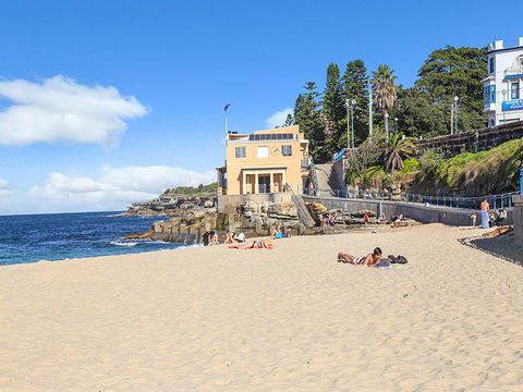 AeA The Coogee View - Kawana Tourism 1