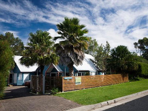 Affordable Twin Peaks 2 - Kawana Tourism 0
