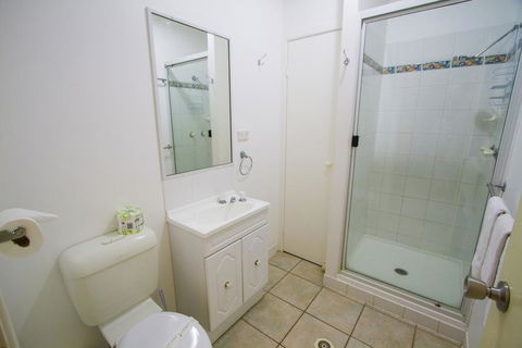 Agnes Palms Accommodation - Kawana Tourism 1