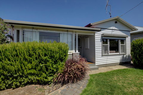 Aisling Cottage - Kawana Tourism 0