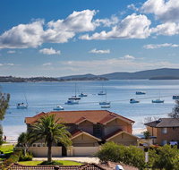 Aislinn' 3/273 Corrie Parade - air con water views BBQ