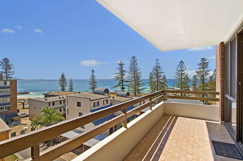 Akuna 23 6 Joffre Street - Kawana Tourism 3