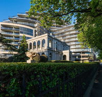 Albert Park City View Stylish 1 Bedroom Apartment - Kawana Tourism