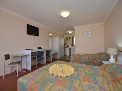 Albion Hotel - Kawana Tourism 3