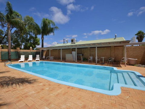 Albion Hotel - Kawana Tourism 0