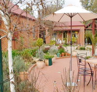 Albury Cottages - Kawana Tourism