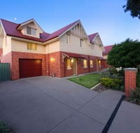 Albury Suites - Schubach Street - Kawana Tourism