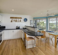 Alchemy on Island Beach - Kawana Tourism