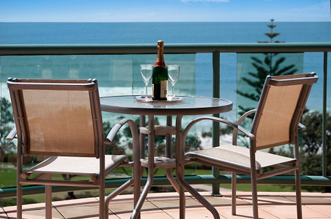 Alex Seaside Resort - Kawana Tourism 3