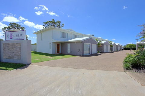 Alexandra Apartments - Kawana Tourism 1