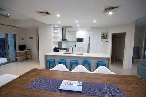 Alexandra Headland Luxury Townhouse - Kawana Tourism 3